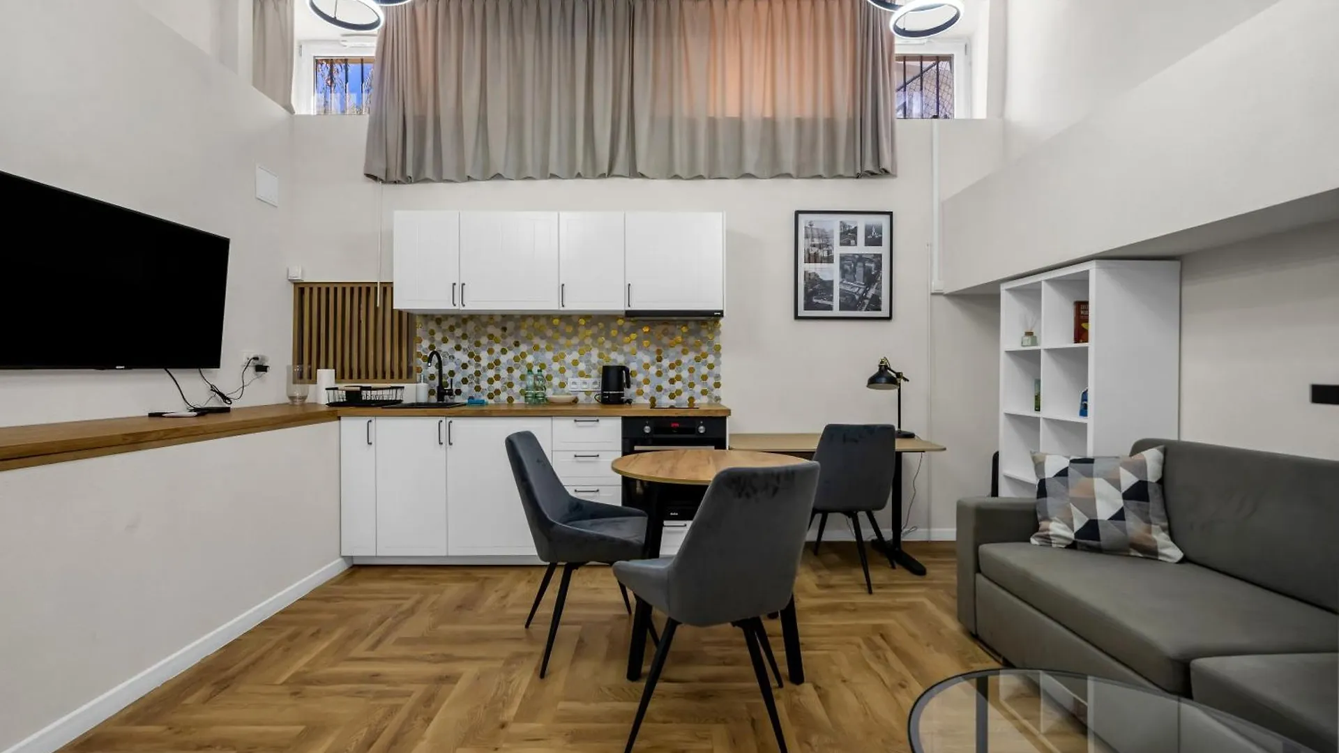 Ogrod Krasinskich Apartments Warsaw 0*,  Poland