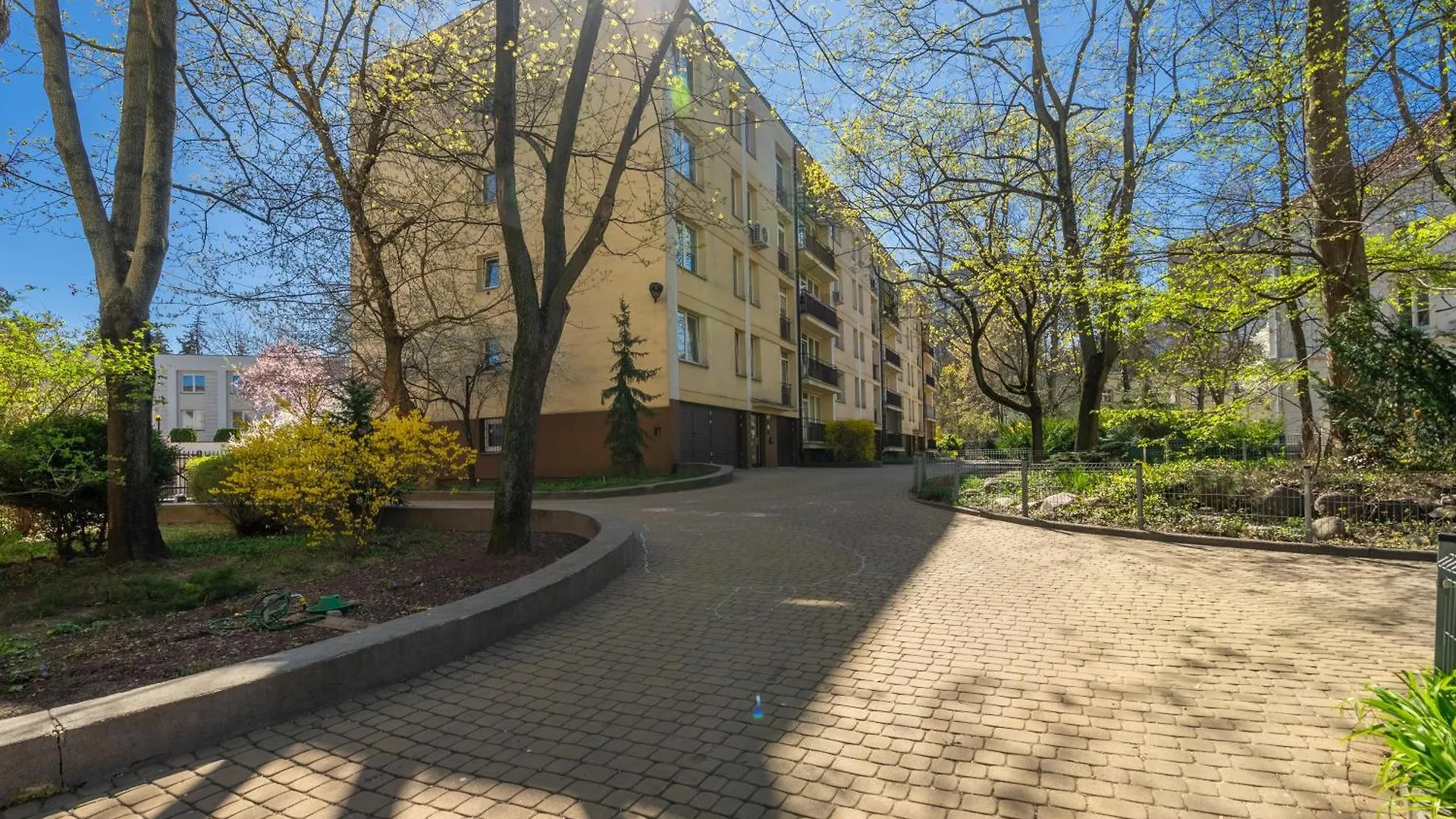 Ogrod Krasinskich Apartments Warsaw