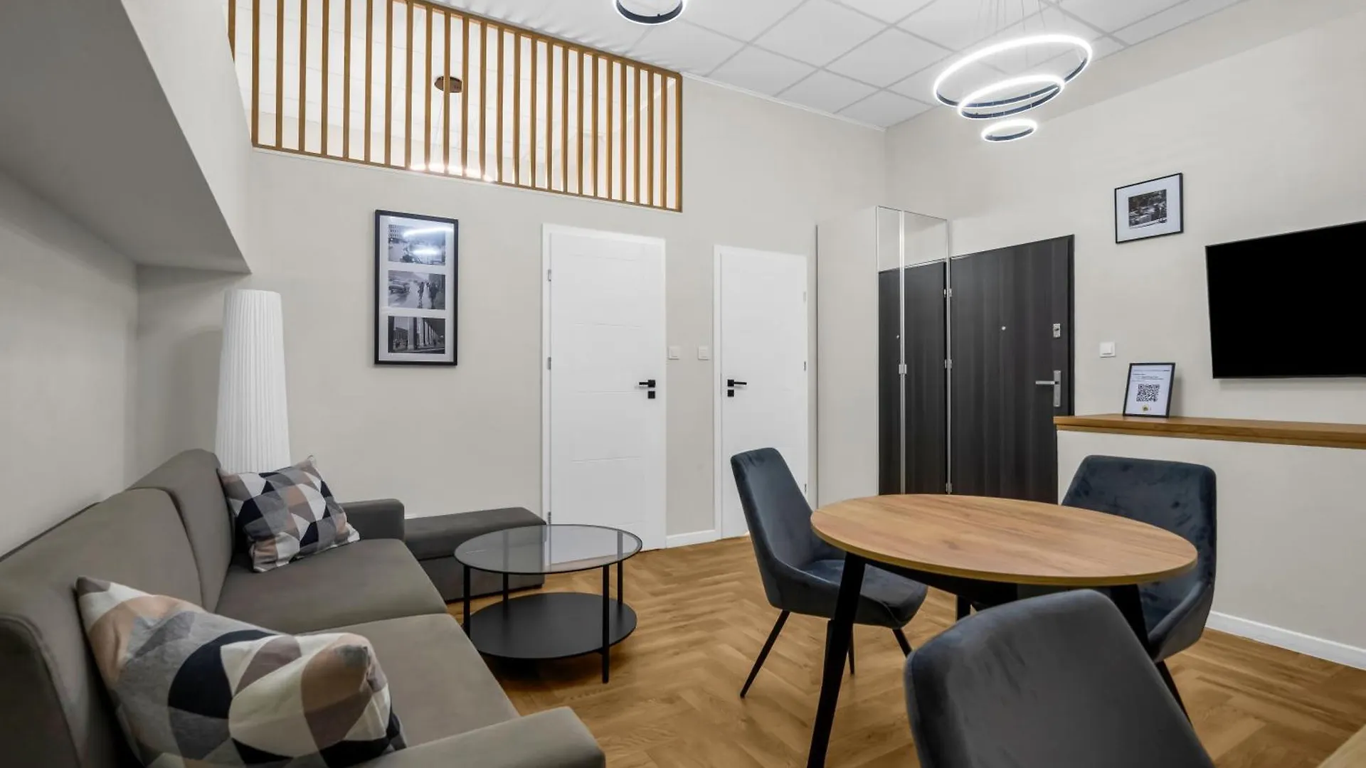 Ogrod Krasinskich Apartments Warsaw
