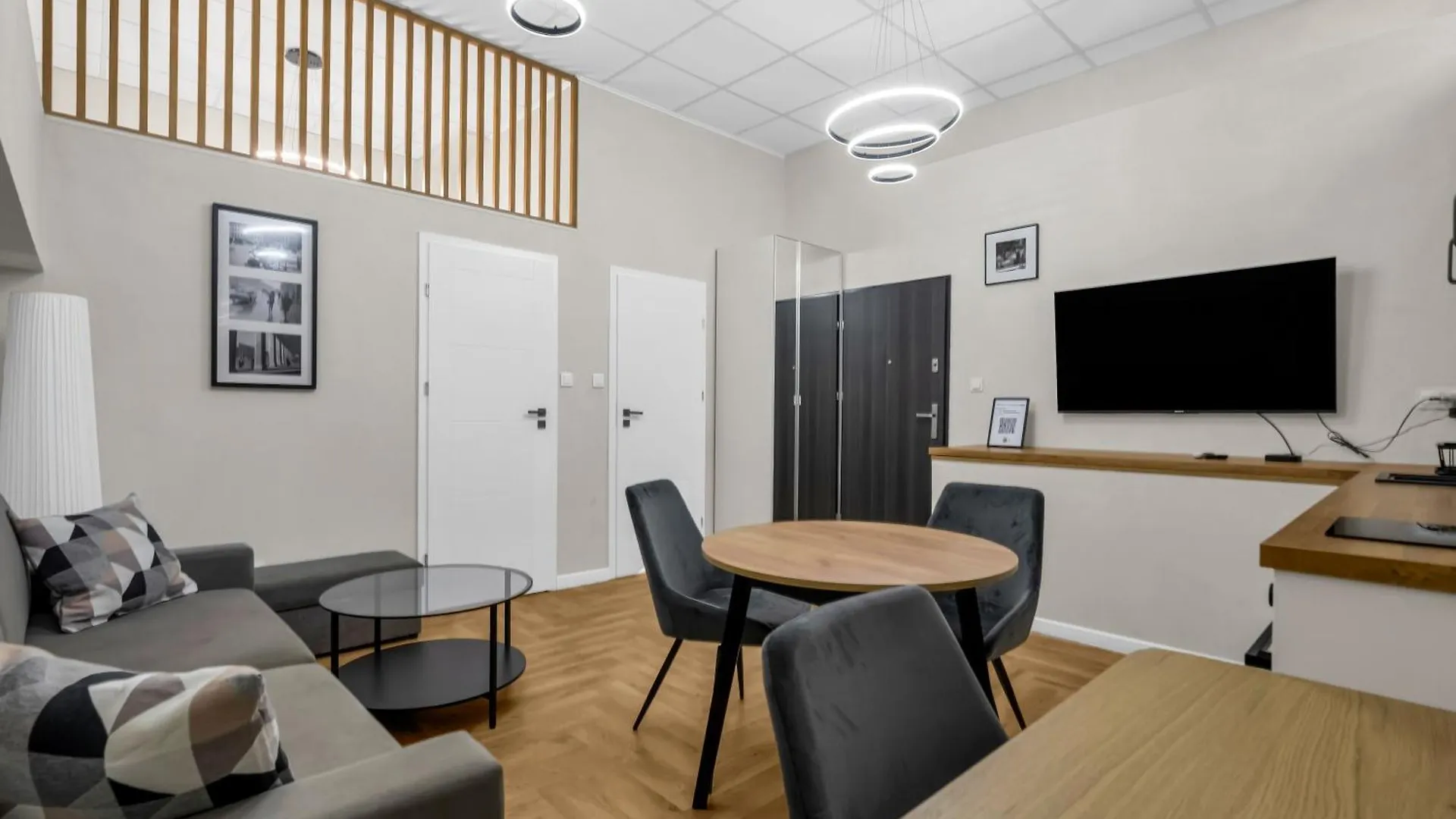 Ogrod Krasinskich Apartments Warsaw Poland
