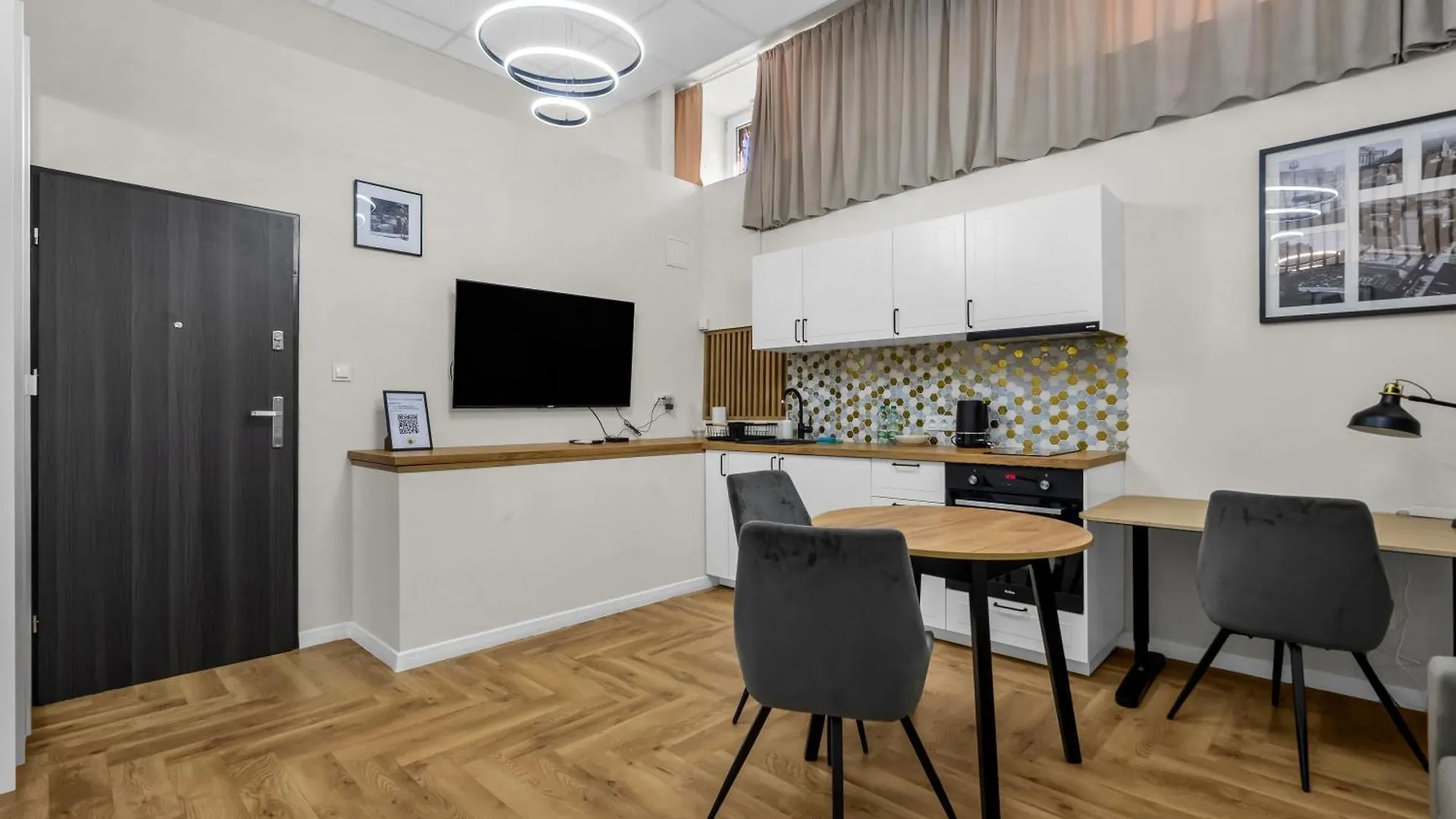 Ogrod Krasinskich Apartments Warsaw