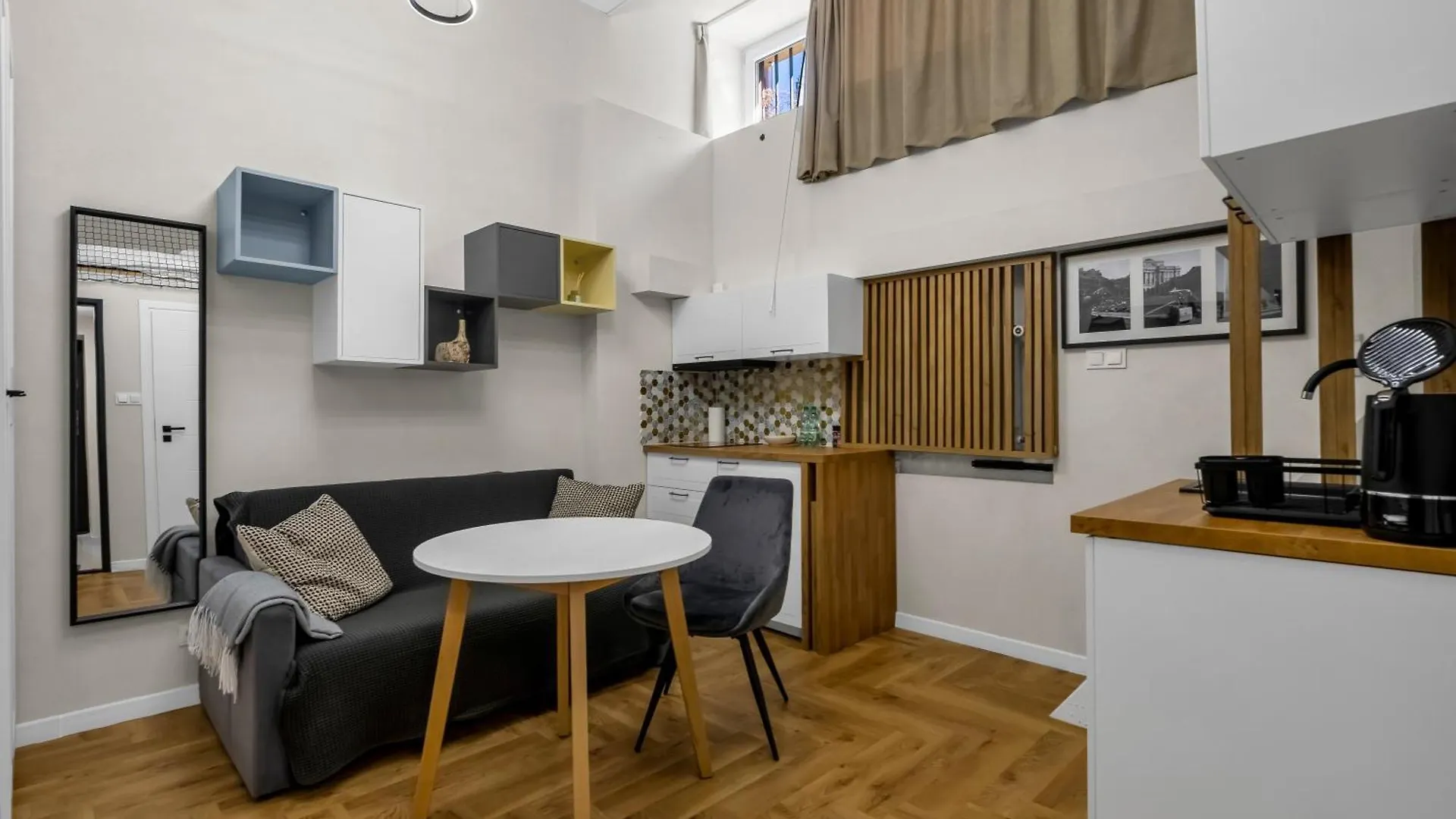 Ogrod Krasinskich Apartments Warsaw
