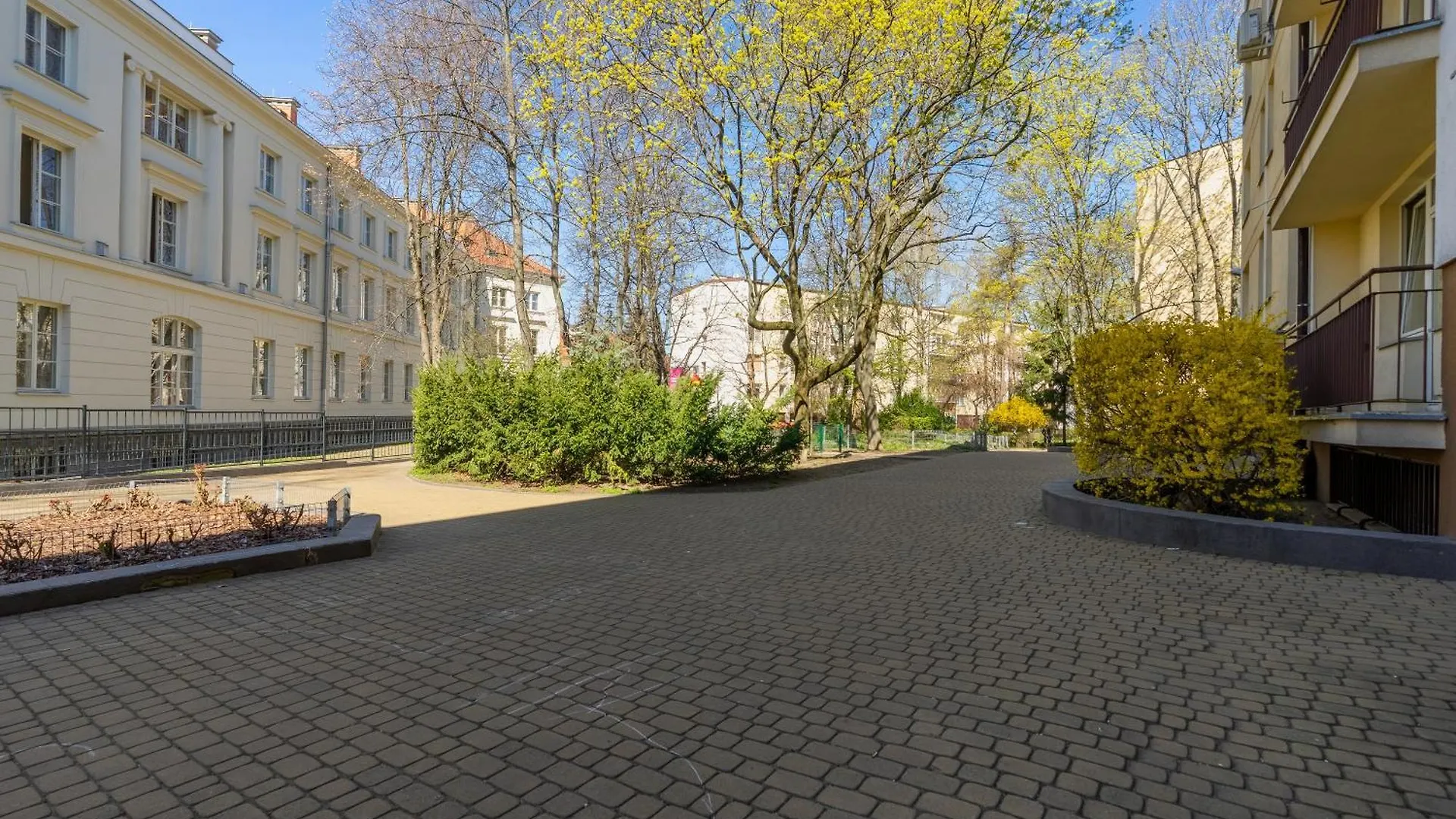 Ogrod Krasinskich Apartments Warsaw