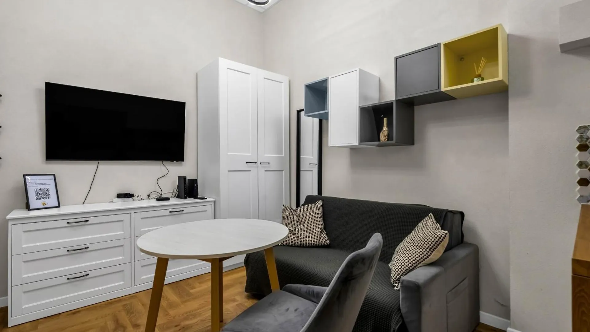 Ogrod Krasinskich Apartments Warsaw
